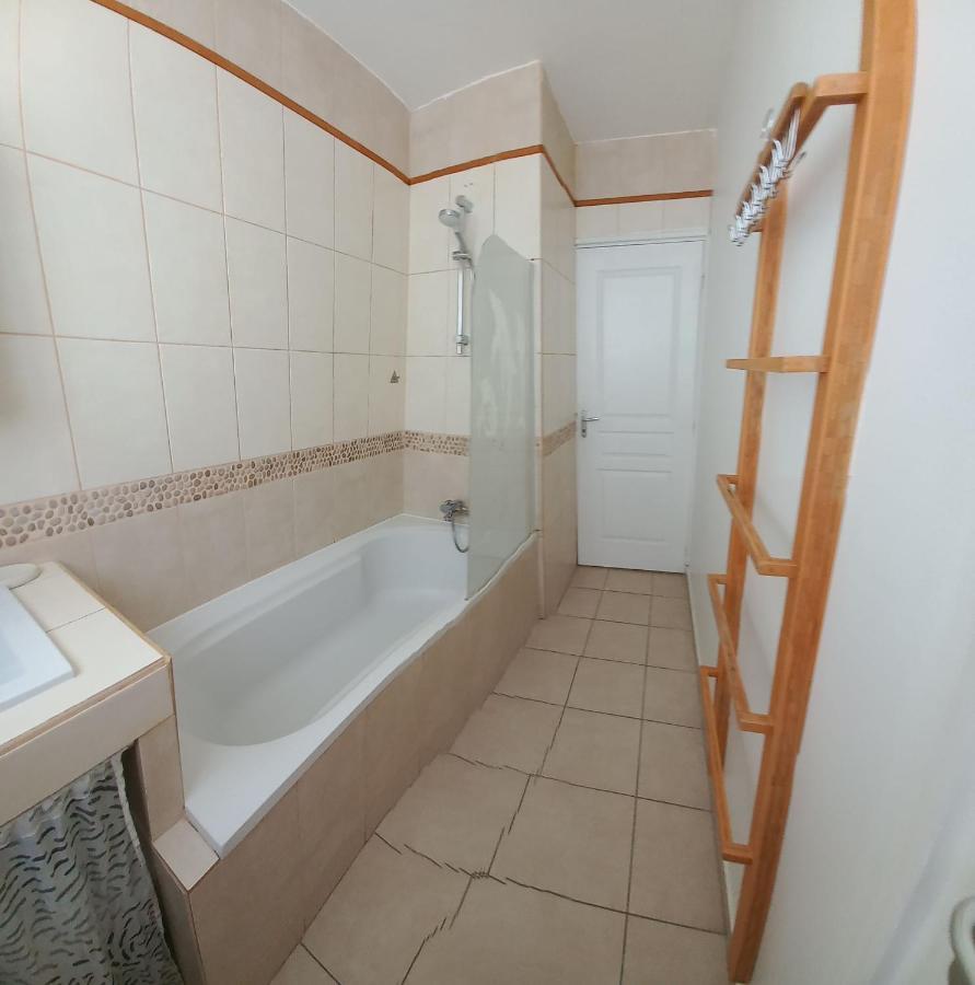 "L'Hippocampe", Climatise, 60 M2 , 2 Chambres, Tres Calme, Plage Des Sablettes Et Commerces A 3 Minutes A Pied, Wifi, Parking Gratuit, Lit King Size La Seyne-sur-Mer Dış mekan fotoğraf