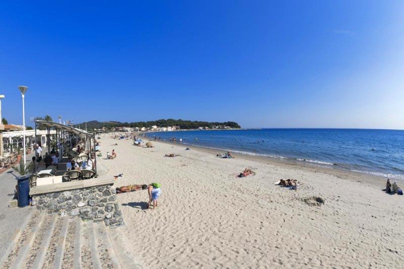 "L'Hippocampe", Climatise, 60 M2 , 2 Chambres, Tres Calme, Plage Des Sablettes Et Commerces A 3 Minutes A Pied, Wifi, Parking Gratuit, Lit King Size La Seyne-sur-Mer Dış mekan fotoğraf